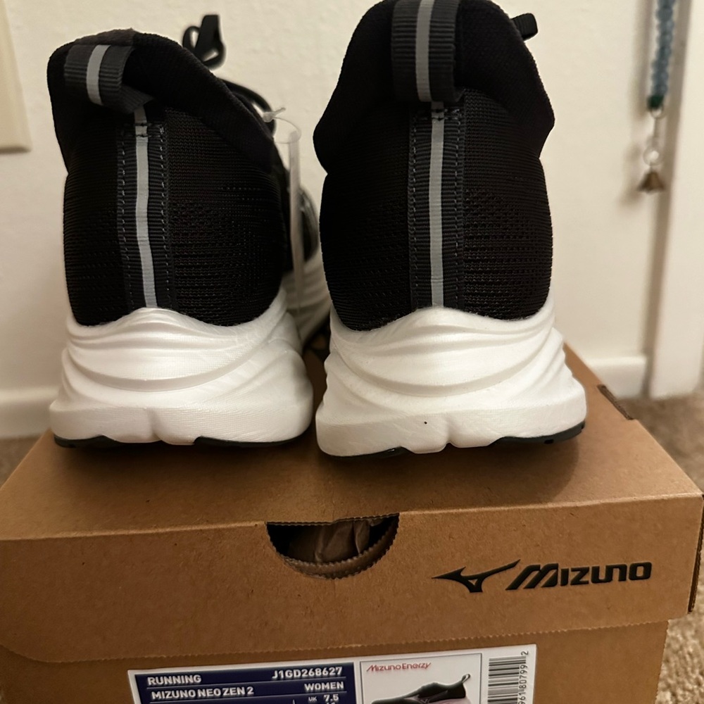 Mizuno Neo Zen 2 Women’s Running Shoe 10 (9.5) - Picture 5 of 7